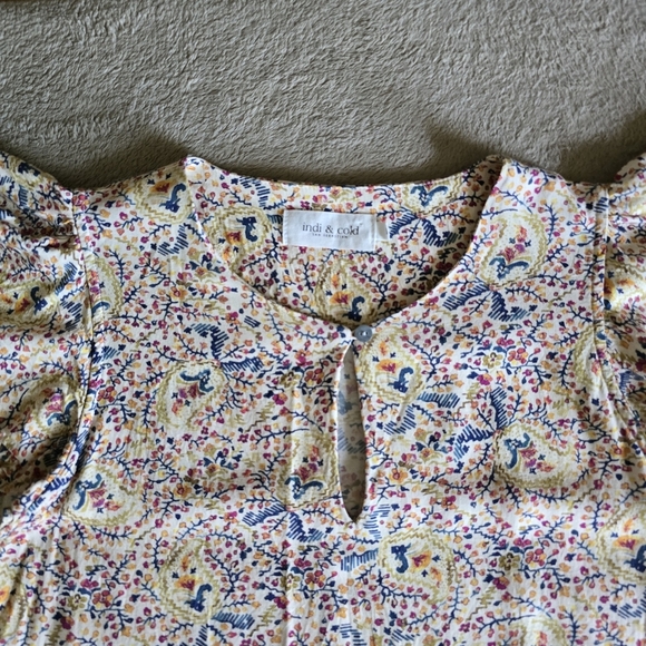 Indi & Cold flutter sleeve paisley floral blouse size small - Picture 4 of 13